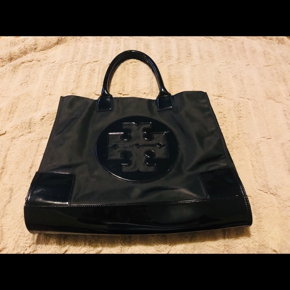 Tory Burch Handbags - Tory Burch ella nylon tote